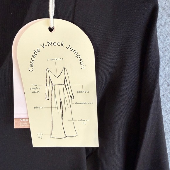 Blogilates Cascade V-Neck Jumpsuit Black Wide Leg Long Sleeve Pockets New L - Picture 5 of 11